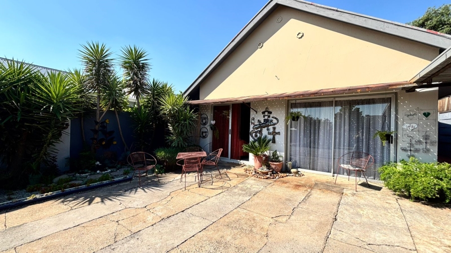 5 Bedroom Property for Sale in Parys Free State